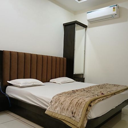Hotel Jyoti Shree Ujjain Extérieur photo