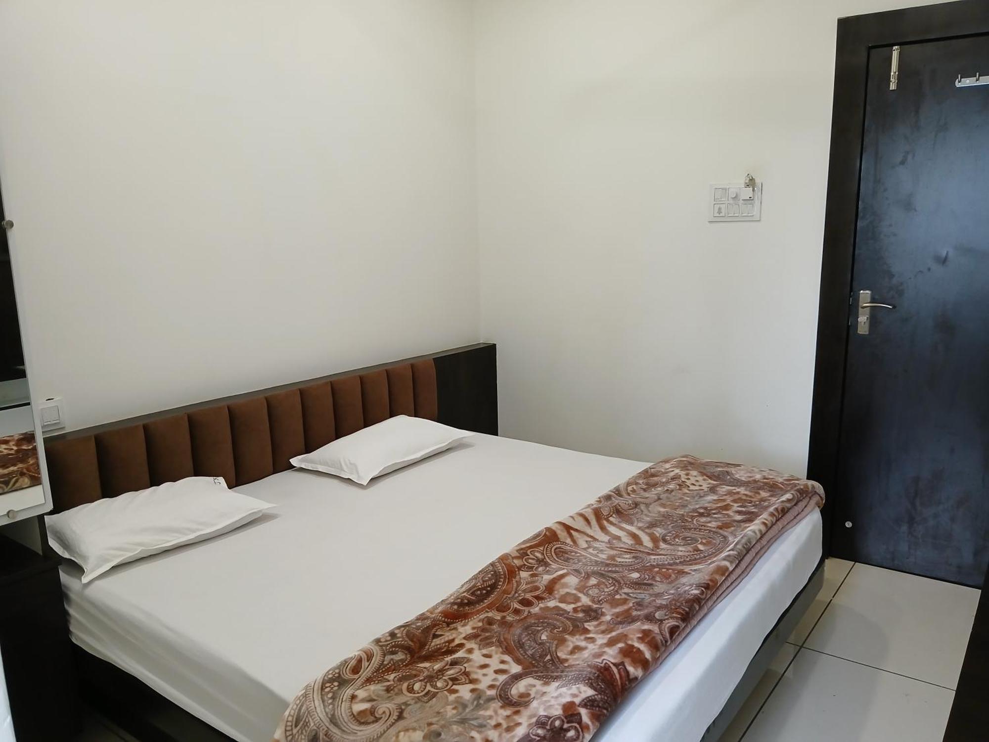 Hotel Jyoti Shree Ujjain Extérieur photo