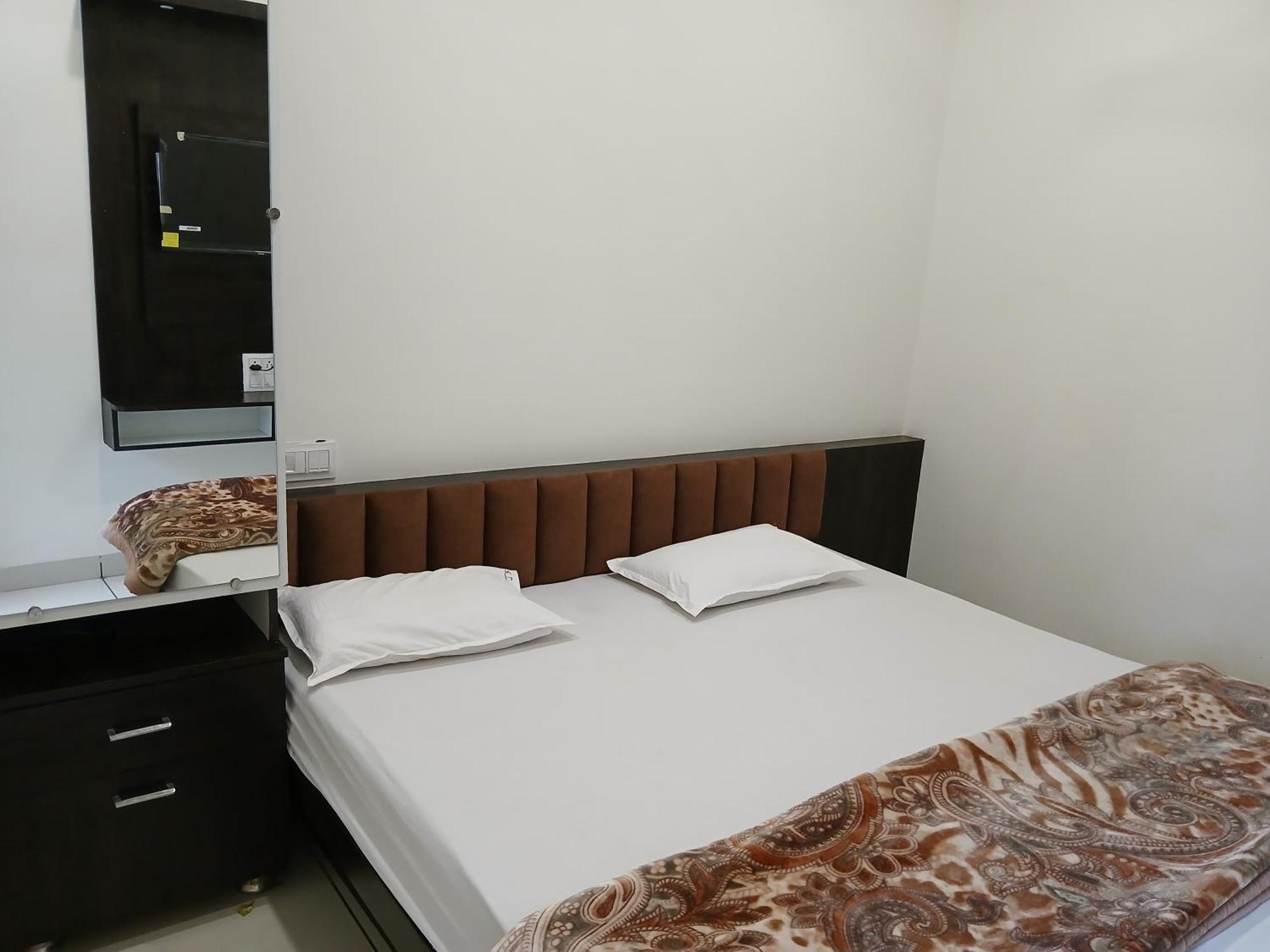 Hotel Jyoti Shree Ujjain Extérieur photo